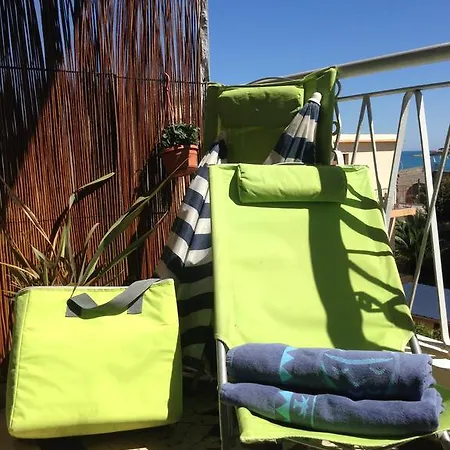 شقة Sunny Cap View Terrace With Sea Views And Aircon *