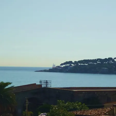 Sunny Cap View Terrace With Sea Views And Aircon