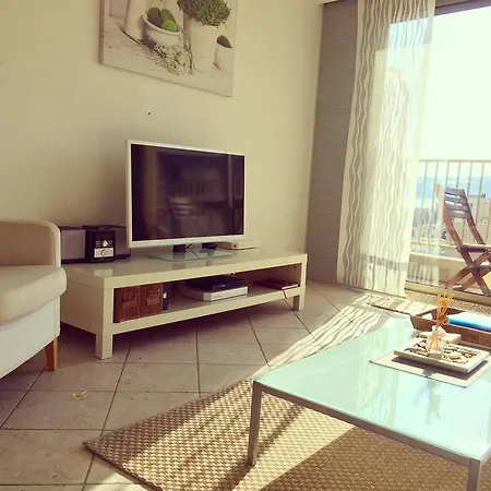 شقة Sunny Cap View Terrace With Sea Views And Aircon