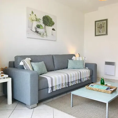 شقة Sunny Cap View Terrace With Sea Views And Aircon