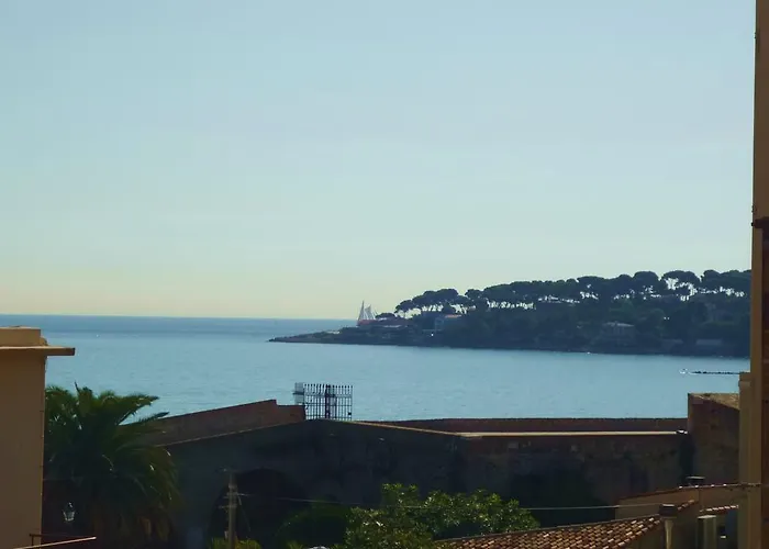 Sunny Cap View Terrace With Sea Views And Aircon