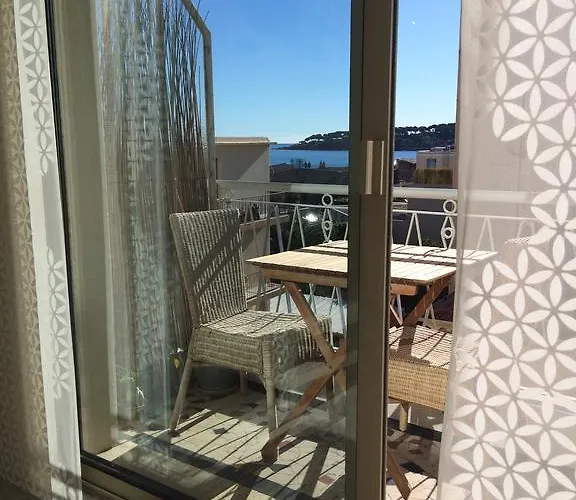 Sunny Cap View Terrace With Sea Views And Aircon 昂蒂布