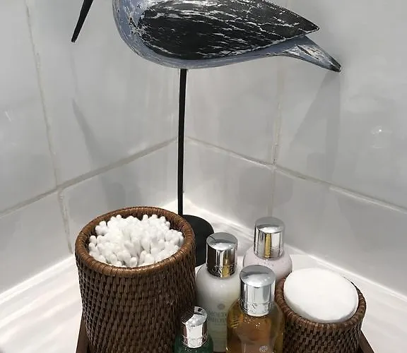 公寓 Sunny Cap View Terrace With Sea Views And Aircon