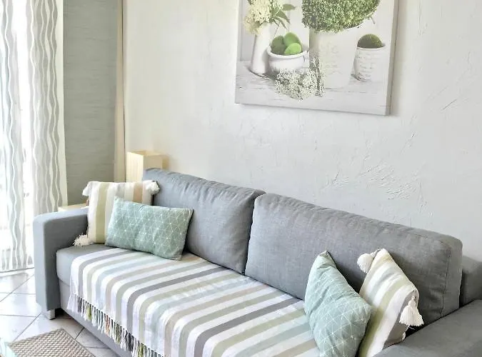 公寓 Sunny Cap View Terrace With Sea Views And Aircon *